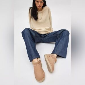 New UGG Women's Classic Ultra Mini Ankle Boot size 6 in color SAND!